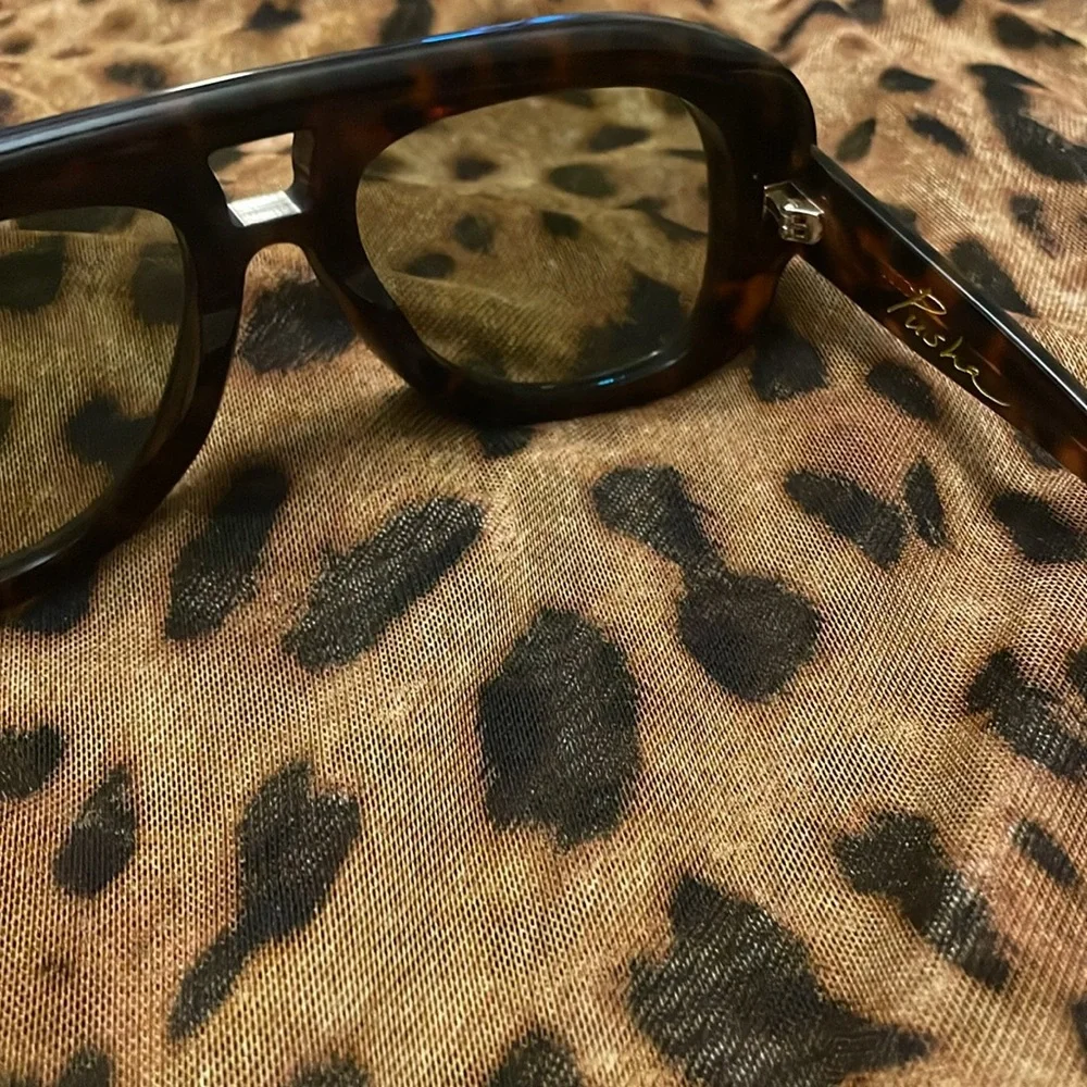 DEZI PUSHA TORTOISE GREEN LENS WOMANS SUNGLASSES like NEW